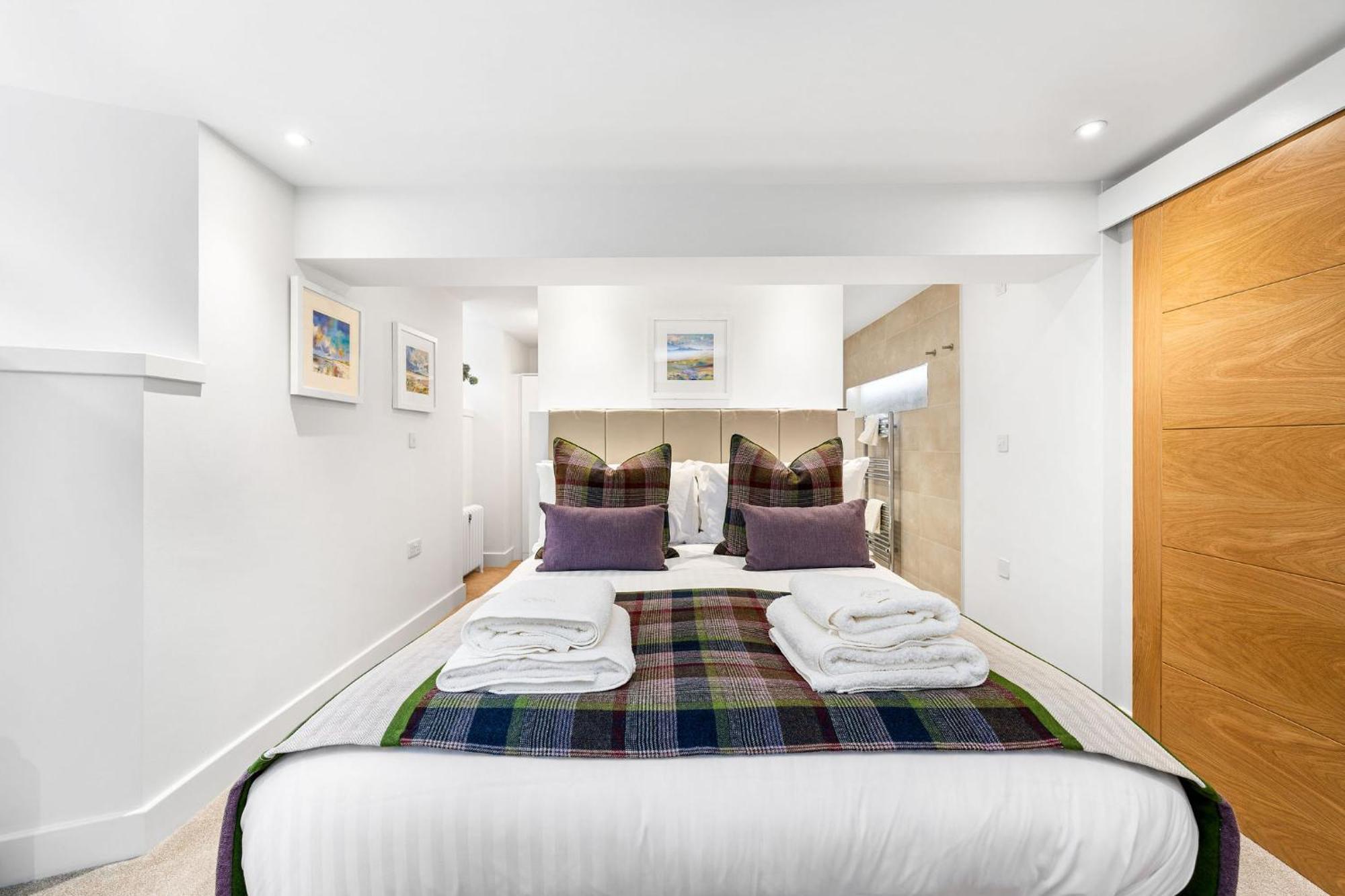 Righ Properties - Luxury West End Artisan Apartment EDI Exterior photo