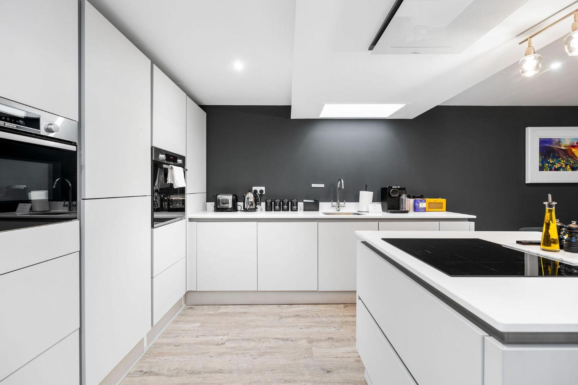 Righ Properties - Luxury West End Artisan Apartment EDI Exterior photo
